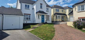 4 bedroom link detached house