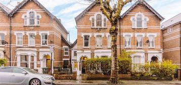 Maisonette for sale in Oakfield Road, London N4