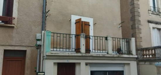 Cahors centre: maison T2 avec terrasse