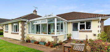 4 bedroom detached bungalow for sale