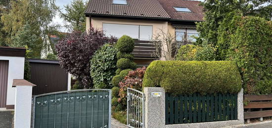 Fepflegtes Reiheneckhaus in Weiherhof Haus mit Garten und Garage