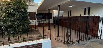 Casa en Alquiler Sobre Av Laprida Al 278