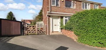 3 bedroom semi-detached house for sale