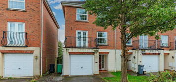 4 bedroom town house for sale