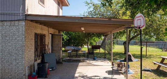 117 S 11th St, Penitas, TX 78576