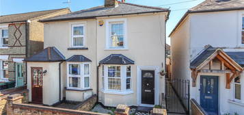 2 bed semi-detached house for sale