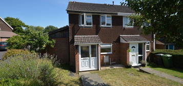 End terrace house to rent in 14 Stoneham Park, Petersfield, Hampshire GU32