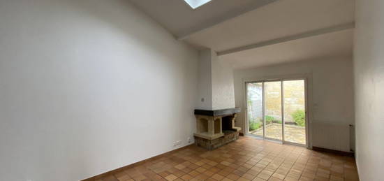 Maison  à louer, 5 pièces, 4 chambres, 106 m²