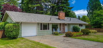 80 159th Pl NE, Bellevue, WA 98008