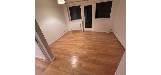 2 bed flat to rent