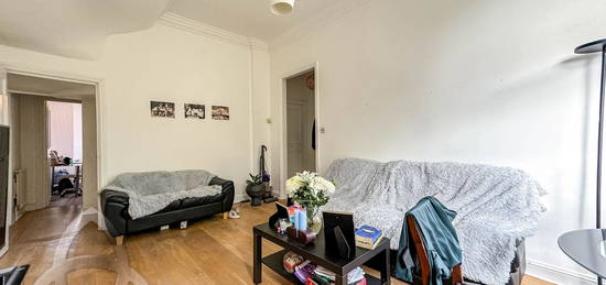 Flat to rent in Greencroft Gardens, South Hampstead NW6